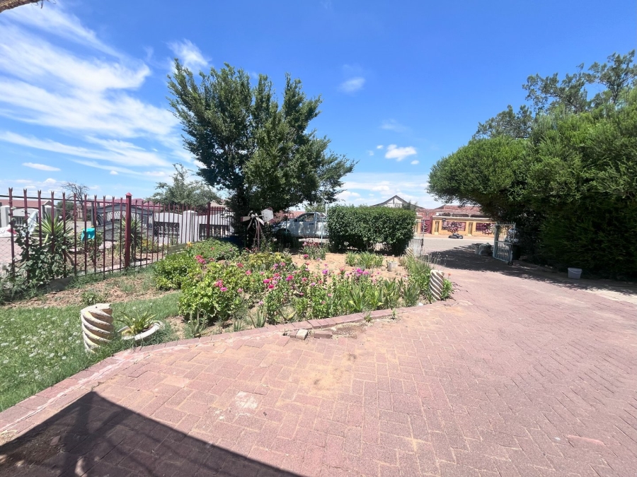3 Bedroom Property for Sale in Lourierpark Free State